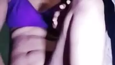 Serious Indian aunty shows slit and does it with her own fingers