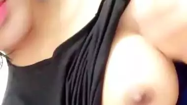 Desi cute girl show her sexy boobs