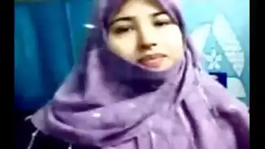 Indian Pakistani Hijab Girl Boobs Show