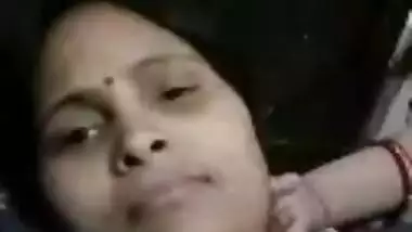 Desi bhabi showing her boobs on video call with lover-2