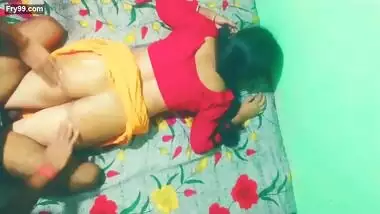 Bhabhi ko ulta kar ke gand ki malish ki or payas bujhai