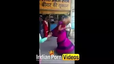 Indianpornvideos Exclusive : Desi street girls doing naughty act front of beer shop