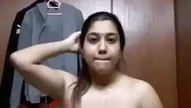 Desi cute bhabi show her big boob