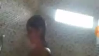Today Exclusive- Hot Boudi Bathing On Video Call