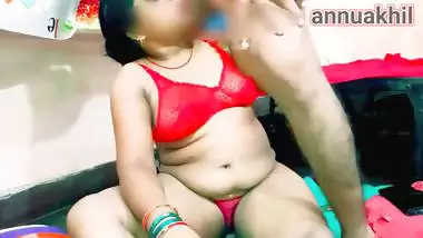 Bhabhi in red bra desi blowjob and viral sex