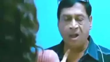 kajal agarwal hot kiss with old man unseen deleted clip