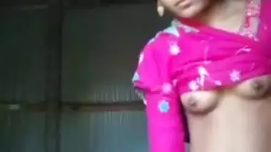 Desi Married Village Girl Showing And Fingering