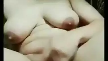 Pakistani pussy fingering selfie MMS