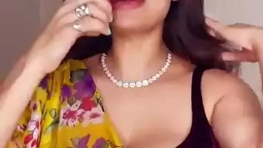 Anveshi jain Insta Live