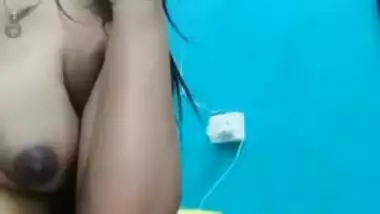 Desi bhabi showing