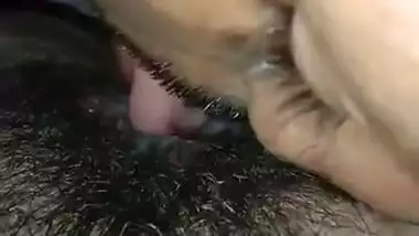 Mouth in Hairy pussy