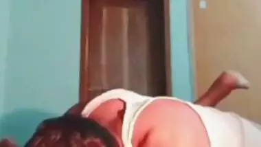 Indian man licks and fucks his desi XXX girlfriend’s pussy MMS