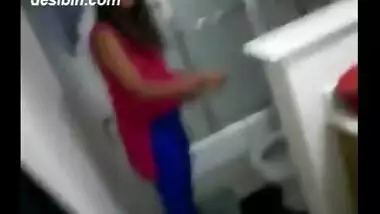 NRI Desi Girl Peeing In Toilet