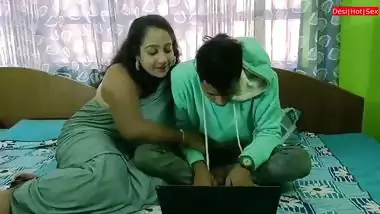 Chubby wife seduces her husband and fucks in Desi sex