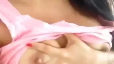 Desi cute smil girl sexy boobs