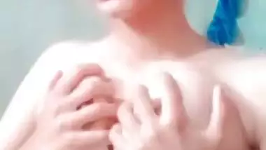 Cute desi girl nude white boobs pressing