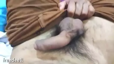 Desi woman sucks her partner's XXX penis after shaving his pubis