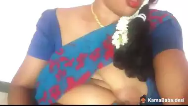Indian porn of big boob desi aunty fingering in her pussy