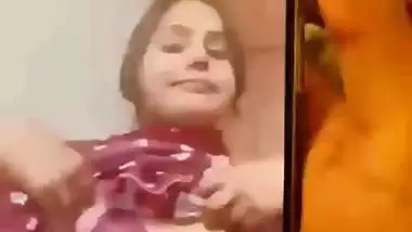 Desi girl private videos showing naked big boobs