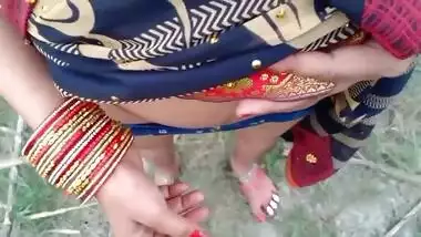 Coition of the Desi woman and XXX partner takes place in the fresh air