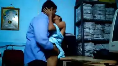 Desi uncle romance with young girl in Shop house