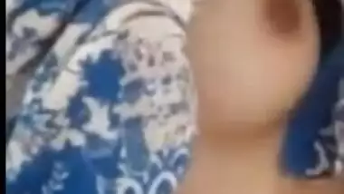 Pakis Girl Showing Her Boobs on Video Call