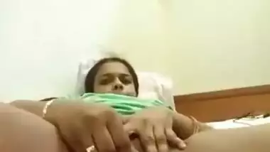 Bhabi masturbating hard