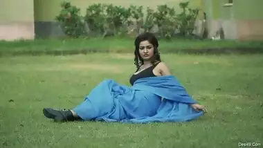 First On Net -simran Blue Saree Part 1