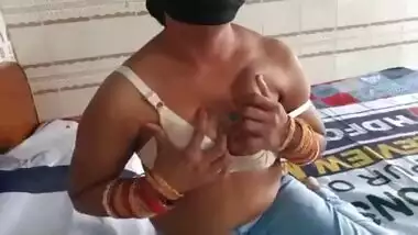 first ever desi rohini bhabhi exposed her sexy boobs