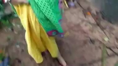 Desi Indian Bhabhi Outdoor Public Pissing Video Compilation