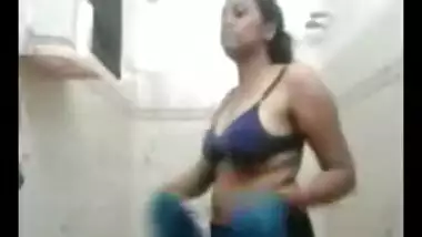 Telugu Bhabhi Shower - Movies.