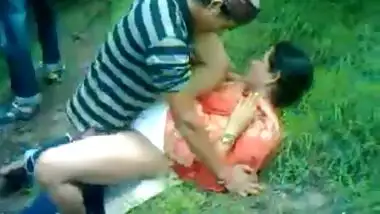 Married Shimla Aunty Outdoor Sex In Park