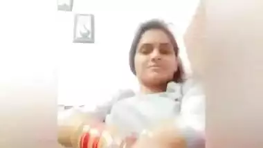 Married indian bhabhi showing big boobs