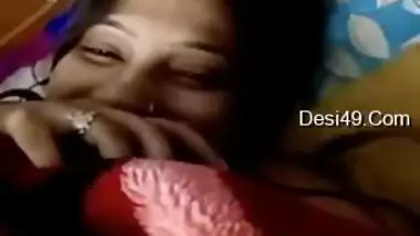 Indian possessor of nose piercing wakes up and shows XXX melons