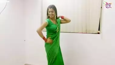 Desi wife hot dance