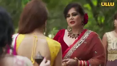 Desi Indian hot movie scenes part 1