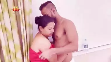 Chubby Desi mature maid sex with a young guy video