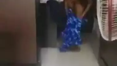 Telugu office hotty changing costume inside office MMS video