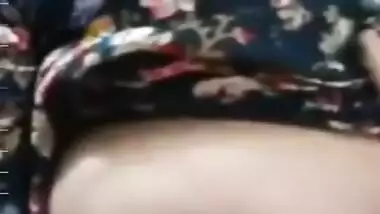 Desi Babe Showing her Boobs on VC