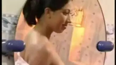 anusha raja paksha top less vdo