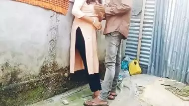 Indian Village Bhabhi Outdoor Fuck Her Husband