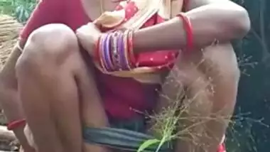 Desi village bhabi sexy pee