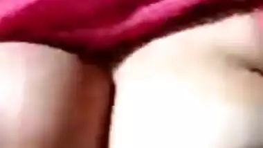 Today Exclusive-cute Tamil Girl Showing Her Boobs On Video Call