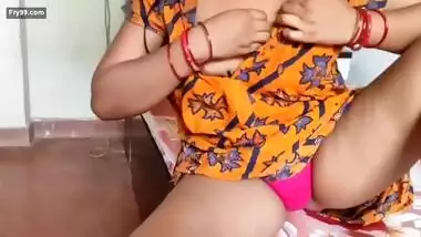 Desi beautiful Boudi Pussy And ass hole Showing