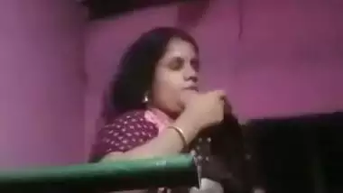 Busty bhabhi pussy licking Indian sex mms