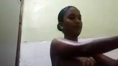 Tamil Girl Bathing 3 Clips Part 3