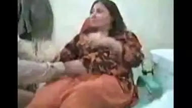 Muslim BBW aunty Xvideos with family doctor