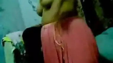 devar removng bhabhi’s blouse