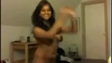 Indian college angel flaunts her body for BOYFRIEND on Skype