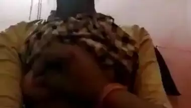 Pressing Boobs Of Bareilly College Girl